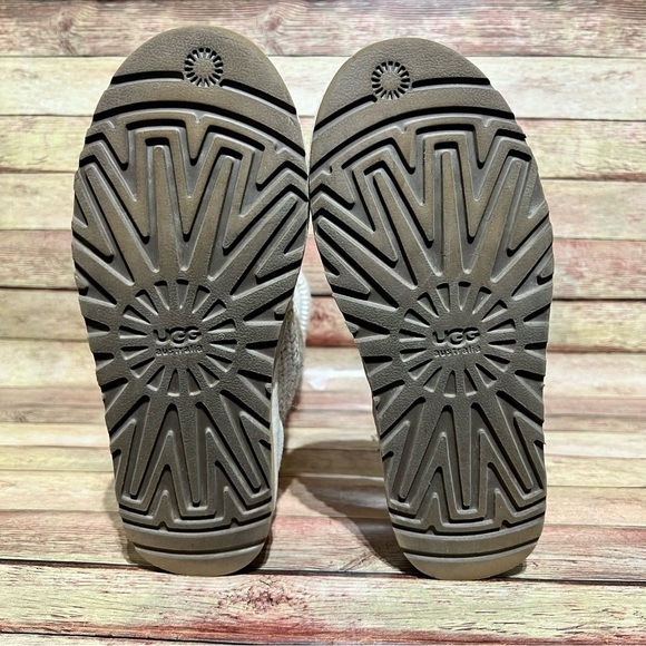 Ugg Cardy Tripple Button Boots - Picture 7 of 10